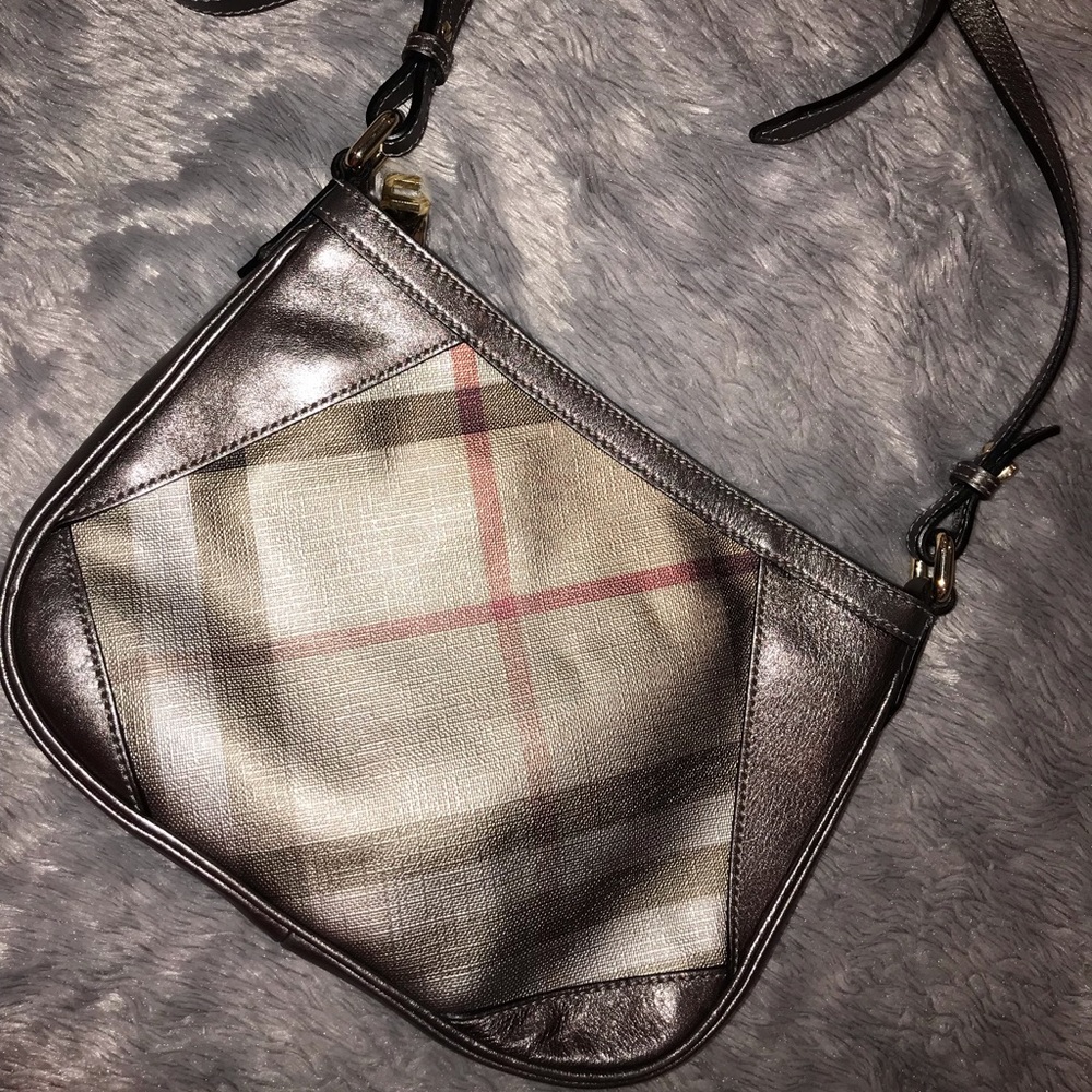 Burberry crossover purse!